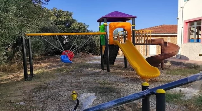 Sarıgöl’de 10 okula oyun parkı