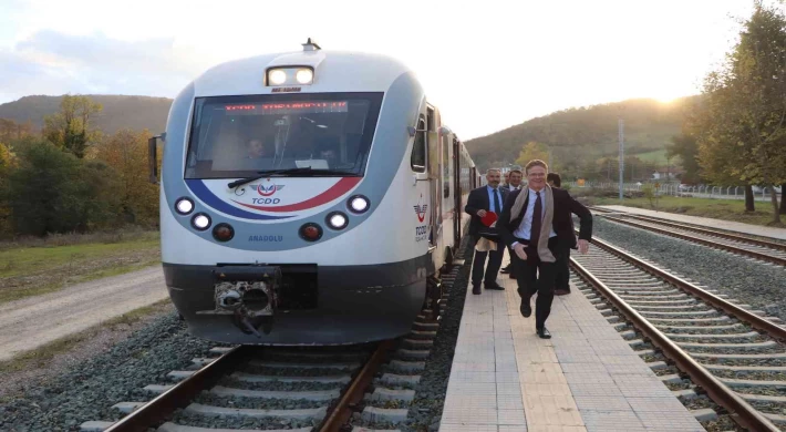 Büyükelçiler 329 milyon euroya tamamlanan Samsun - Kalın (Sivas) Demiryolu’nda yolculuk etti