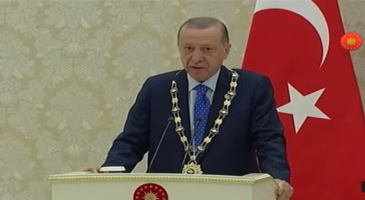 Cumhurbaşkanı Erdoğan’a ’İmam Buhari Nişanı’ takdim edildi