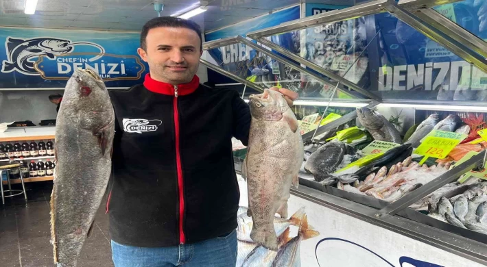 Diyarbakır’da havaların soğuması ile ciğer ve kebabın yerini balık aldı