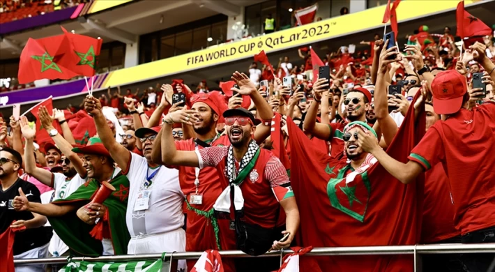 Katar 2022 Dünya Kupası'ndaki Arap taraftarlar kazanılan zaferlerle "tek yürek" oldu