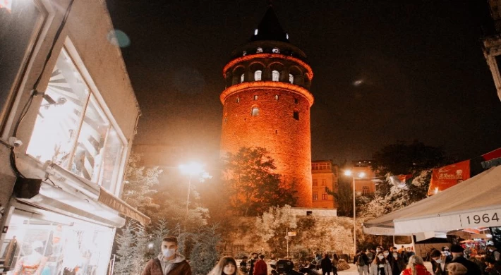 LÖSEV İstanbul’u turuncu aydınlattı