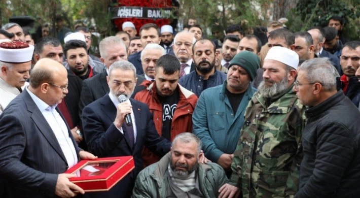 Sezgin ve Gül Karkamış Saldırısında Şehit Olan Ayşenur Öğretmenin Cenazesine Katıldı
