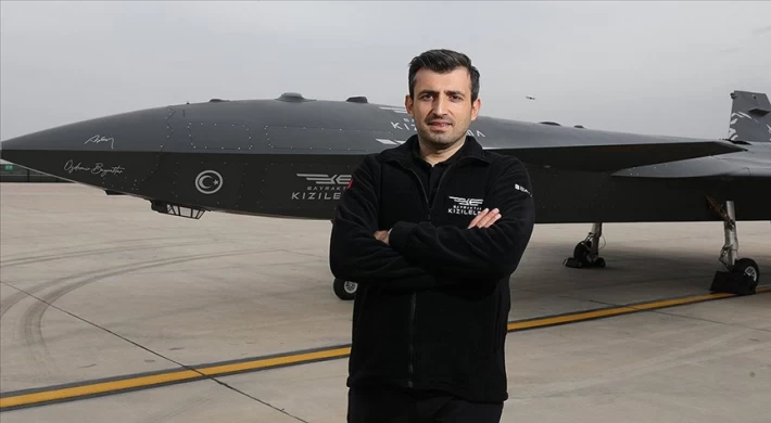 Türkiye'nin ilk insansız savaş uçağı Bayraktar Kızılelma