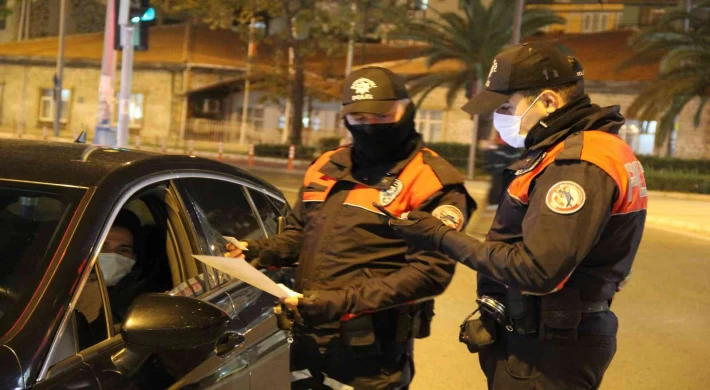İzmir’de yılbaşında 6 bin polis görev başında