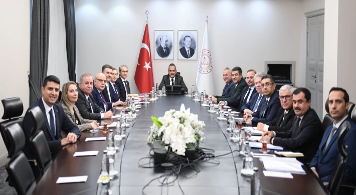 Millî Eğitim Bakanı Mahmut Özer, özel öğretim kurumları temsilcilerini kabul etti.