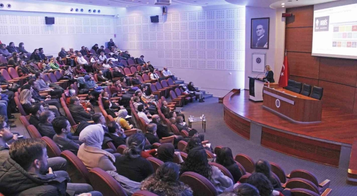 Atatürk Üniversitesinde ”Sosyal ve Beşeri Bilimlerde Yenilikçi Çözümler” konuşuldu