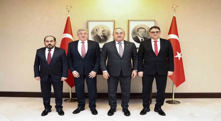 Bakan Çavuşoğlu, Suriye Ulusal Koalisyonu Başkanı El-Maslat ile görüştü