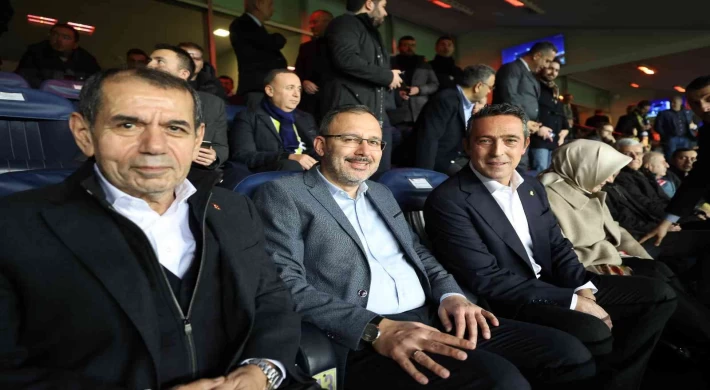 Bakan Kasapoğlu derbiyi başkanlarla beraber takip etti