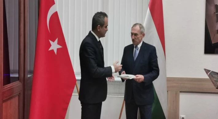 Bakan Özer, Macaristan İçişleri Bakanı Sandor Pinter ile bir araya geldi