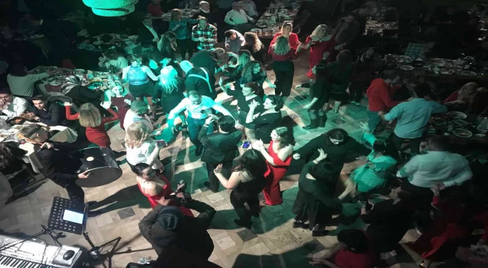 Bulgarlar yılbaşını Edirne’deki eğlence mekanlarında kutladı