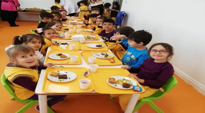 Okul öncesi eğitimdeki okullarda ücretsiz yemek uygulaması başlıyor