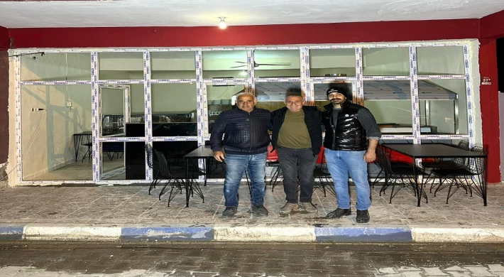 Adanalı kebapçı, Hatay’da depremzede meslektaşına yeni dükkan açtı