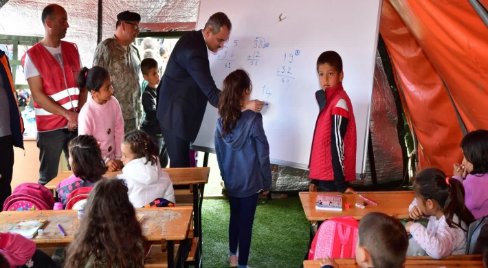 Afet Bölgesinde Kurulan Mehmetçik Okullarının Sayısı, 236'ya Ulaştı
