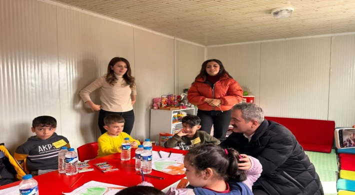 Bakan Özer, Malatya'da Kurulan Konteyner Sınıfları Ziyaret Etti