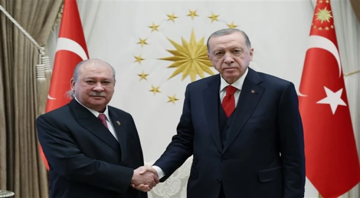 Cumhurbaşkanı Erdoğan, Johor Sultanı İskender ile görüştü
