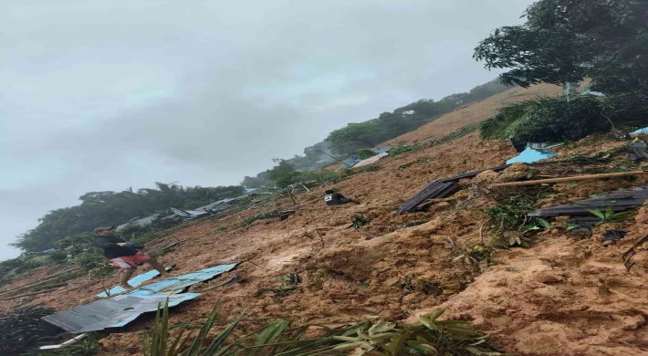 Toprak kayması felaketi: 11 ölü, 50 kayıp
