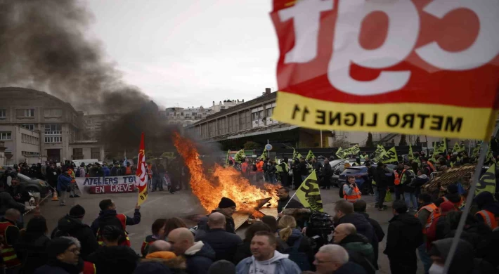 Fransa’da protestolar sürüyor: 27 gözaltı