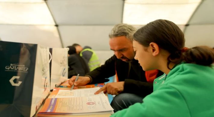 Gaziantep Büyükşehir, depremzede öğrencilere maddi destek sağlayacak