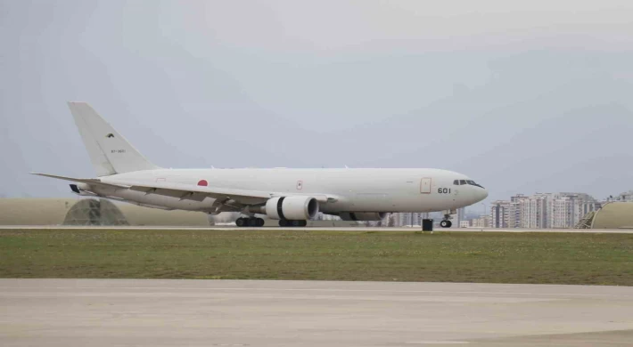 Yardım malzemelerini taşıyan Japon uçağı Türkiye’ye ulaştı