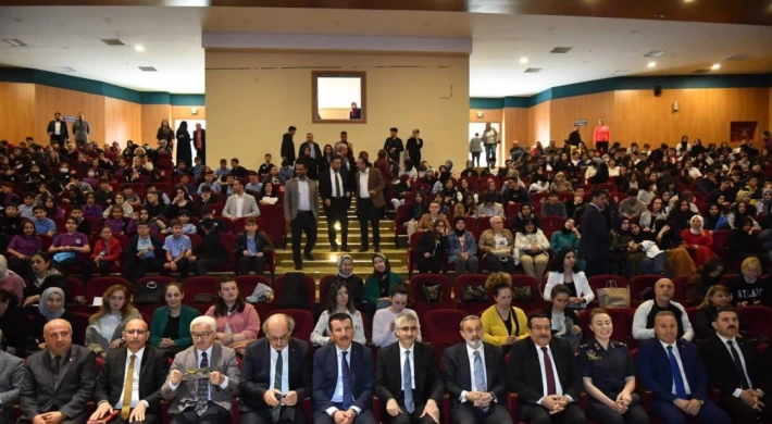 Bakan Yardımcılarımız Sayın Osman Sezgin ve Sayın Nazif Yılmaz'ın Katılımıyla "İstanbul'un Fethi Kutlama Programı" Düzenlendi