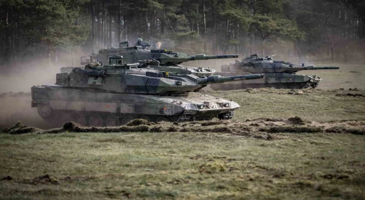 Estonya Savunma Bakanlığı: ”B sınıfı ehliyeti olanların tank kullanmalarına izin verilsin”