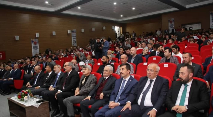 Sezgin'in Katılımıyla Genç Muhafızlar Hafızlık Yarışması Türkiye Finali Kütahya'da Gerçekleştirildi