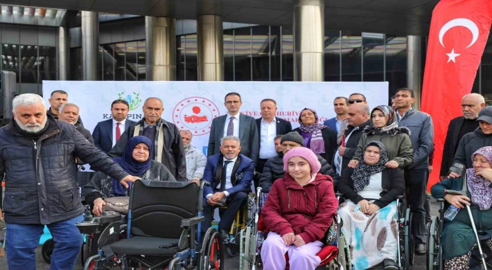 Diyarbakır’da 100 engelliye akülü araç desteği