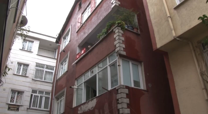 İstanbul’da ”depremde bir binada hasar oluştu” ihbarı ekipleri alarma geçirdi