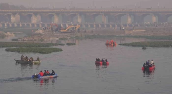 Hindistan’da köprünün çökme anına ait görüntüler ortaya çıktı