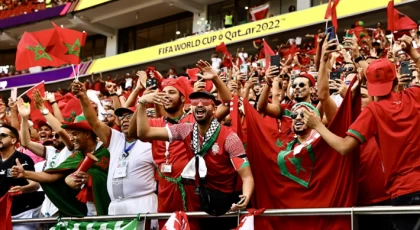 Katar 2022 Dünya Kupası'ndaki Arap taraftarlar kazanılan zaferlerle "tek yürek" oldu