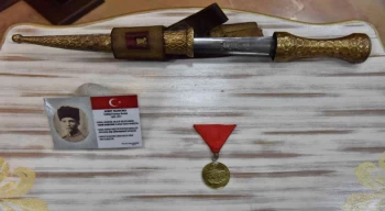Milli mücadelede kullanılan kama ve istiklal madalyası müzeye bağışlandı