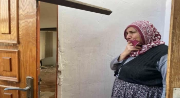 Fatih’te Avrupa Garajı’nın yıkımı sırasında bir ev hasar gördü