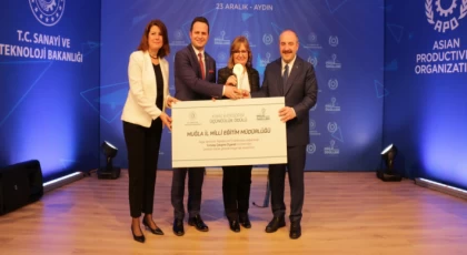 Muğla'nın "Mavi Yeşil Okullar" Projesine Verimlilik Ödülü