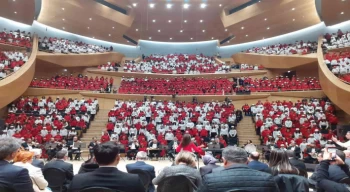 2023 çocuk, Cumhurbaşkanlığı Senfoni Orkestrası Konser Salonu’nda şarkıları seslendirdi