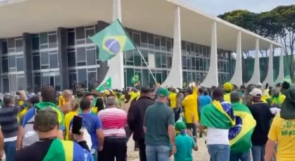 Brezilya’da Bolsonaro destekçileri Ulusal Kongre’yi bastı