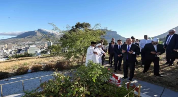 Dışişleri Bakanı Çavuşoğlu, Cape Town’da Türk vatandaşlarıyla bir araya geldi