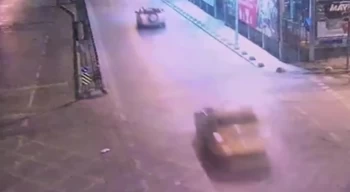 Kadıköy’de taksici dehşeti: iki kadının peşine takıldı, bilerek araçlarına çarptı