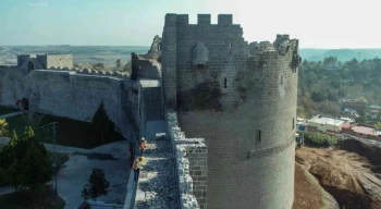 UNESCO listesindeki Diyarbakır Surları’nda hatalı çimento harcı söküldü