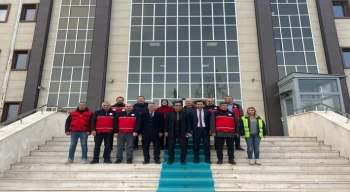 Karaman’da gönüllü öğretmenlerden oluşan eğitim ekibi Hatay’a gitti