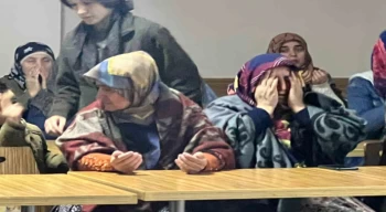 Nevşehir’de depremzedeler kaybettikleri yakınları için dua etti