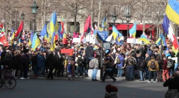 Rusya, Ukrayna savaşının 1. yıldönümünde Fransa’da protesto edildi