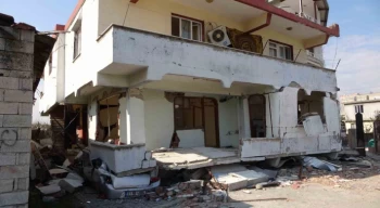 Suriye’de evi bombalandı, Türkiye’de depremde yıkıldı