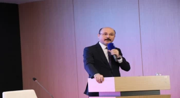 Türk Eğitim-Sen Başkanı Geylan: ”En kötü demokrasi, en iyi ihtilalden iyidir”