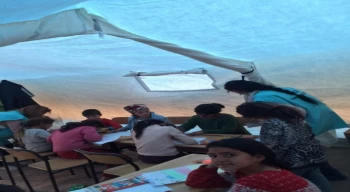 Çadır kentte çocuklar kurslar ile stres atıyor