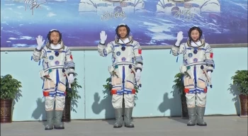 Çin, Shenzhou-14’te görevli taykonotları madalyalarla onurlandırdı