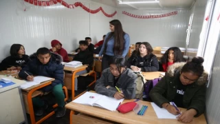 İlk ders gününde çanta ve kırtasiye desteği Gaziantep Büyükşehir’den