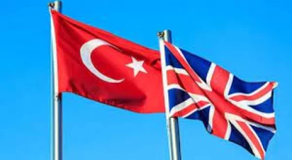 İngiltere’deki 24 üniversiteden Türkiye’ye 3 tır yardım