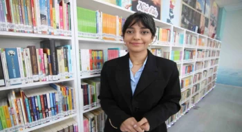 Okumaya teşvik ettiği anneannesi için Kırşehir’e kütüphane desteği verdi