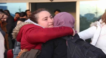 Sivas’tan 101 sağlık personeli Maraş’a uğurlandı